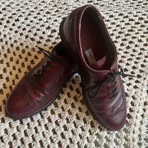 Rockport Mens Dress Casual shoes. Burgundy  size 7.5. Listed black separately.